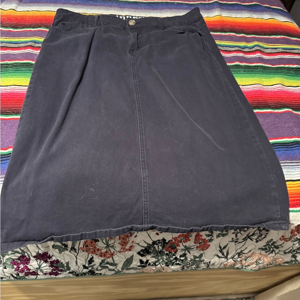 Elegant Navy Midi Skirt